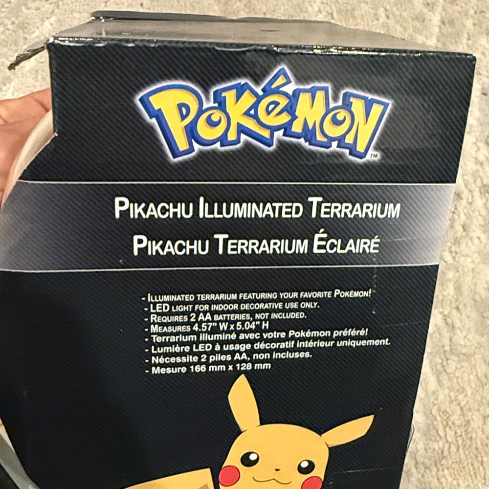 New PKMN Globe 2021 Pokemon Pikachu Illuminated Terrarium 5" tall light glows - Picture 4 of 8